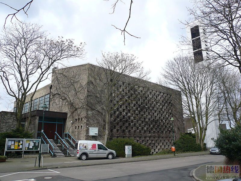 800px-Thomaskirche_(Düsseldorf).JPG