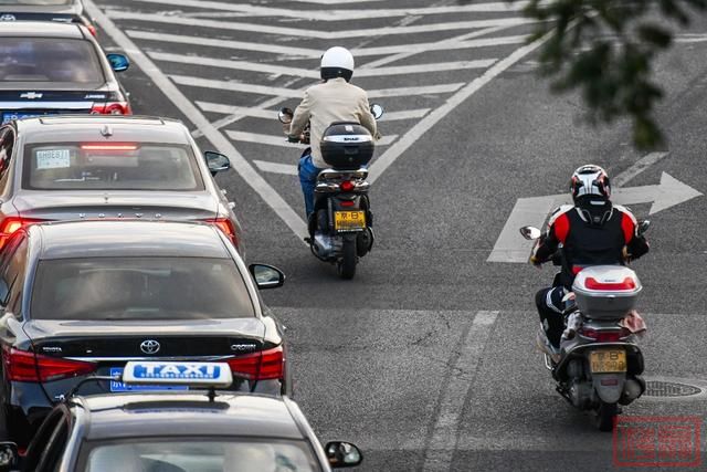 北京路面上摩托车渐多，探头不易拍违法成本低，该管管-3.jpg