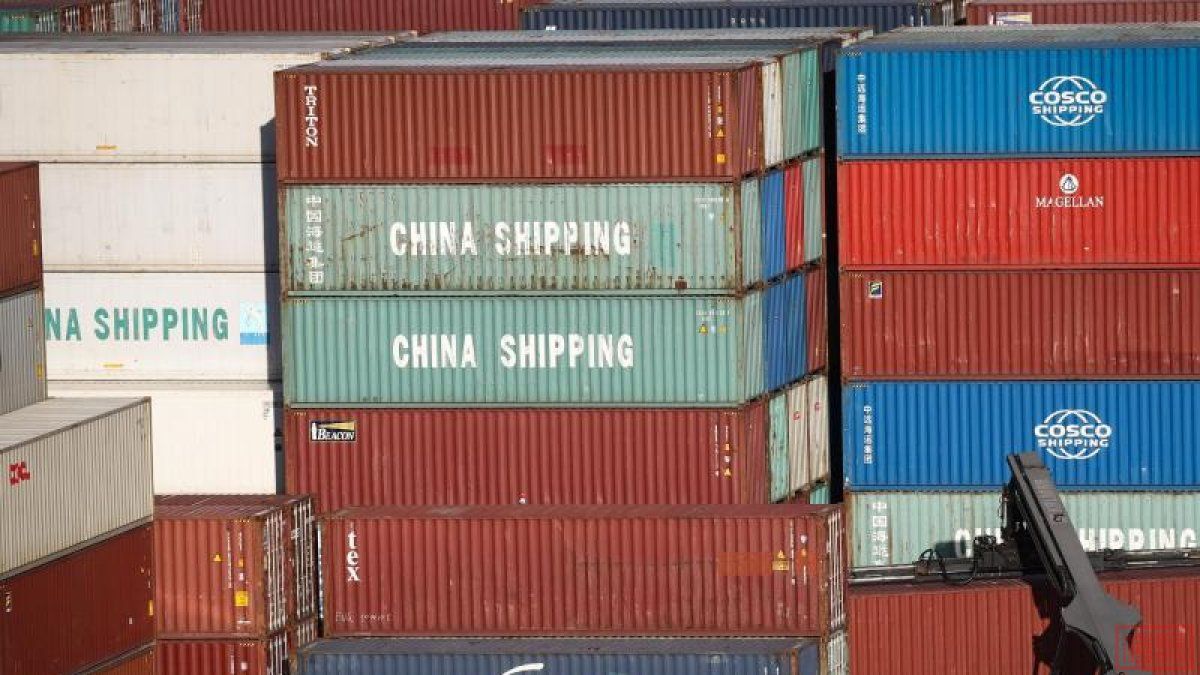 Chinesische-Container-im-Hamburger-Hafen.jpeg