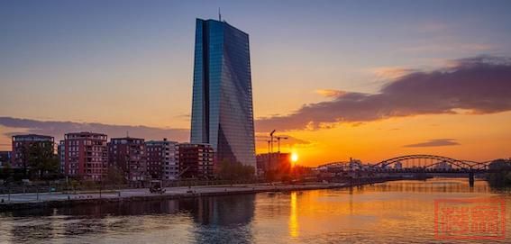Sonnenaufgang-hinter-der-Europaeischen-Zentralbank-EZB.jpeg