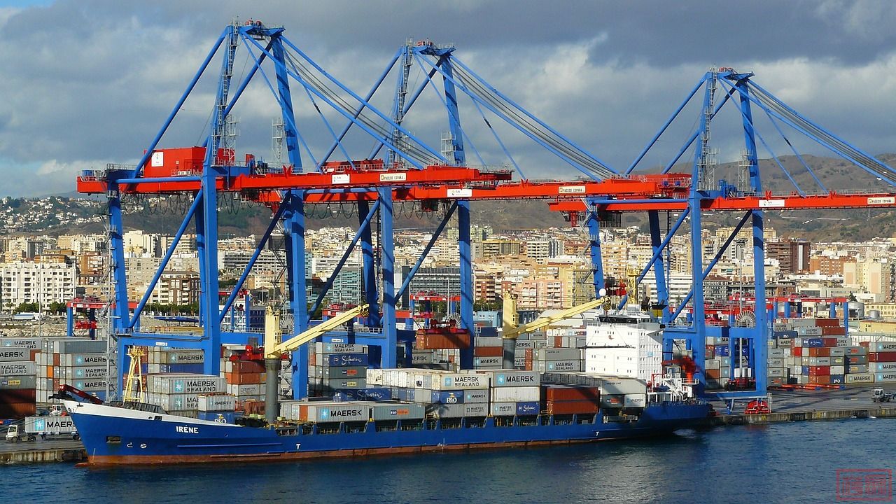 container-port-284429_1280.jpg