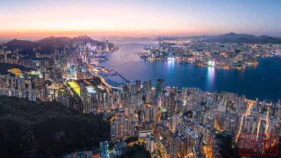 the-charm-of-the-bright-city-1920x1080.jpg