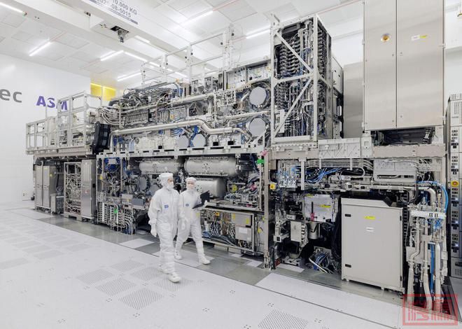 asml.jpg