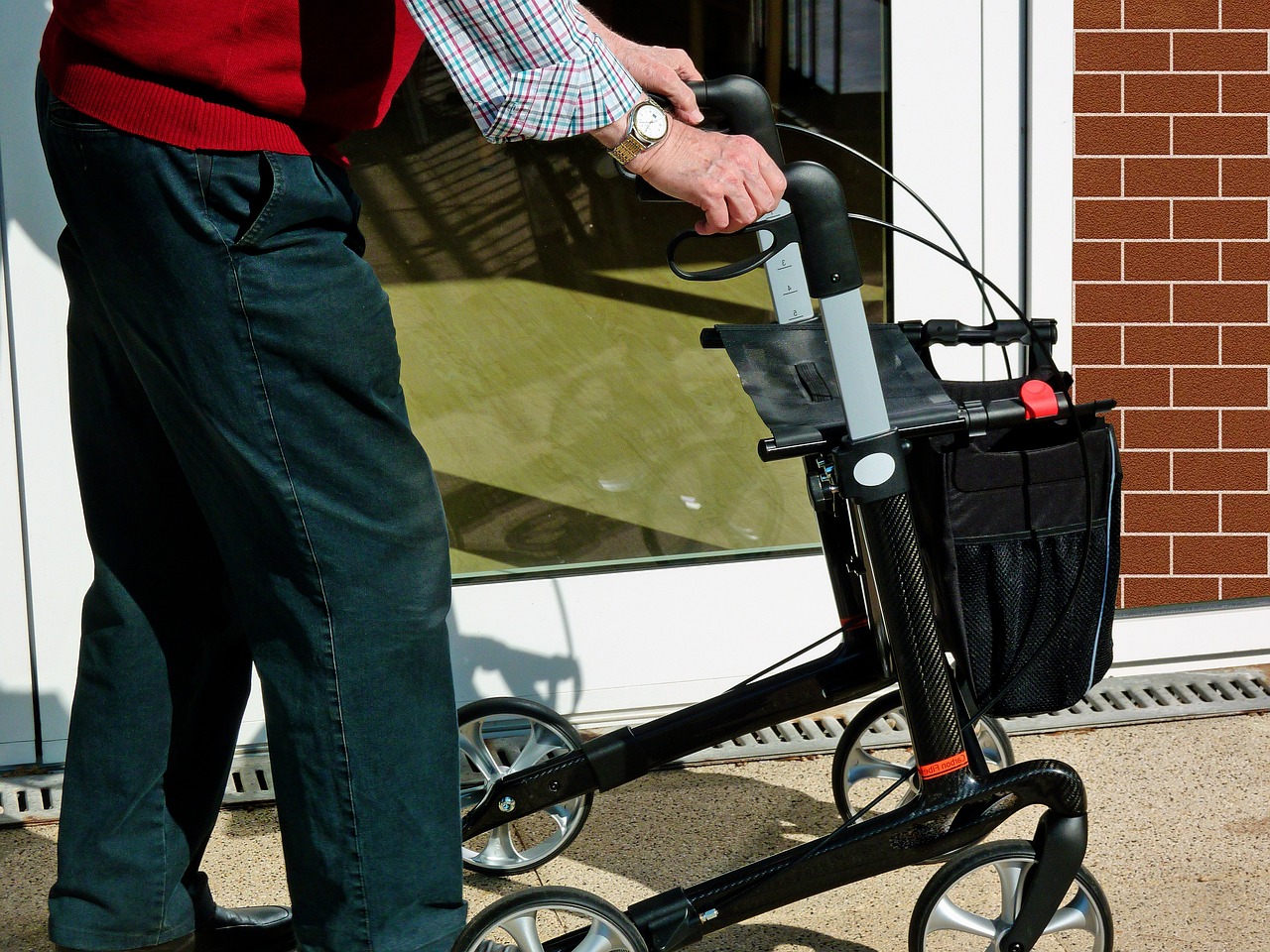 rollator-2298056_1280.jpg