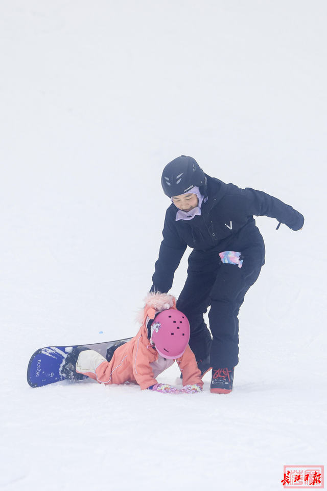 武汉冰雪季持续火爆，深受外地发烧友青睐-5.jpg