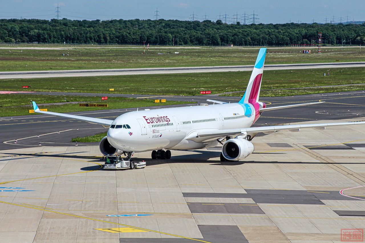 eurowings-5238715_1280 (1).jpg