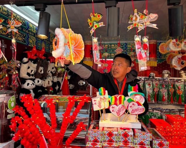 点亮非遗年味春节，北京位居灯会热门搜索城市第二名-3.jpg