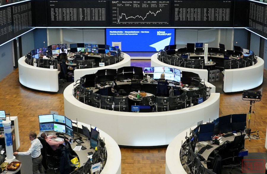 dax1.jpg