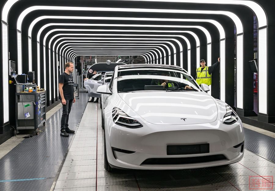 tesla.jpg