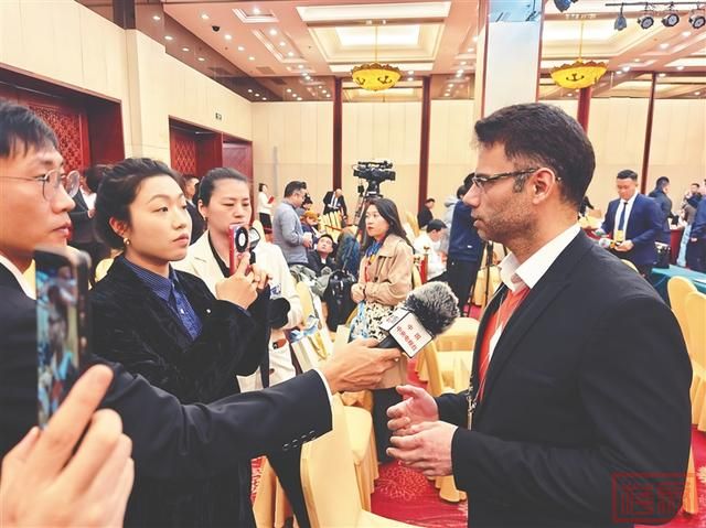 奋力谱写中国式现代化海南篇章——十四届全国人大三次会议海南代表团开放团组活动答记者问实录摘登-7.jpg