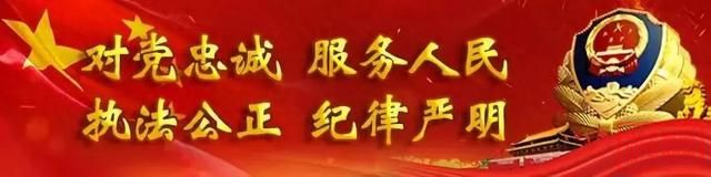 新疆交警迎战降雪 全力护航群众出行安全-1.jpg